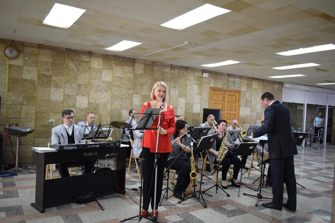 Olga and her band